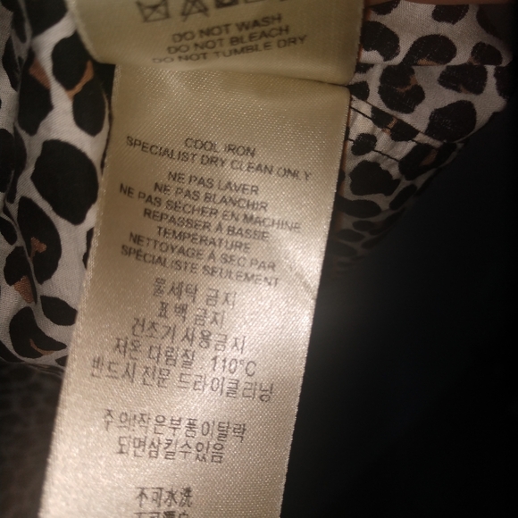 Burberry London Size 8 Animal Print Blouse - Picture 7 of 8